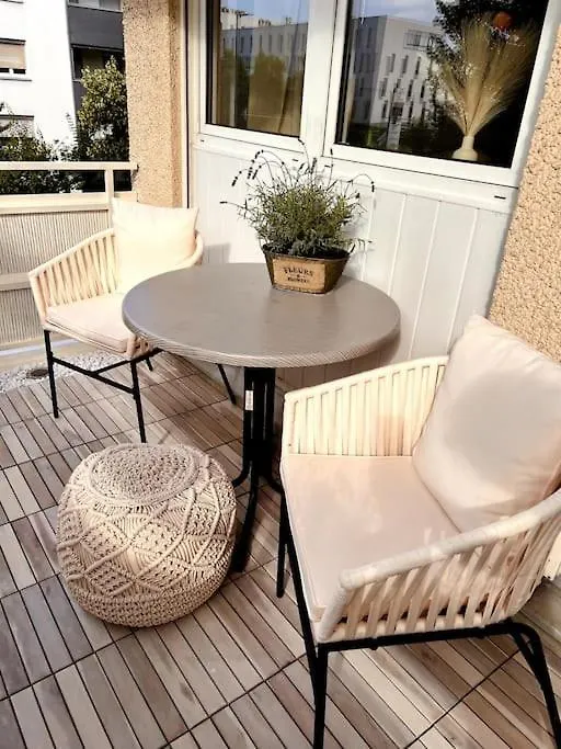 Stylish Studio Apartment With Beautiful Balcony Ingolstadt 0*,